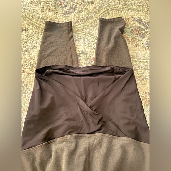 Maternity Leggings - Picture 4 of 6